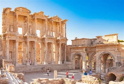 Dünya Mirası Yerleri ve Kültürel Turizm: UNESCO Dünya Mirası Listesindeki Yerlerin Keşfi ve Korunması